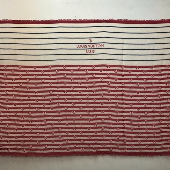 LOUIS VUITTON White Scarf - Picture 1 of 6